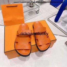 h Summer Chypre Mules Sandals Slides Slippers Top Quality Beach Classic Flat Men and Womens Designer Leather Factory Footwear Size 35-46 J4L0