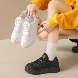 Casual Shoes 2024 Spring Style Comfortable And Wear-resistant Retro Soft Leather Sneakers Sole Women's