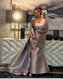 Party Dresses Silver Satin Long Prom With Shawl Mermaid Beadings Saudi Arabic Floor Length Evening Gowns