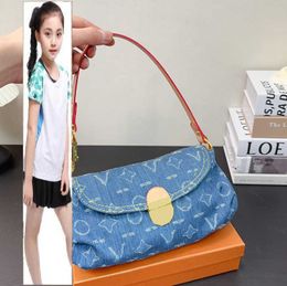 Kids Bags Luxury Brand CC Bag Womens Classic Flap Old Flower Denim Underarm Bags Large Capacity Gold Metal Hardware Outdoor Sacoche Blue Hobo Phone Lipstick Holder Co