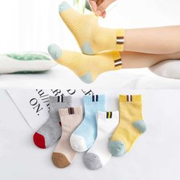 جوارب الأطفال 5pairs/lot 2-9 y ye baby socks summer cotton color patchwork kids socks collulful girls mesh cute boy boys stiddler socks baby y240504