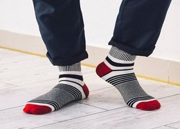 10 Pairs Lot New Style Brand Men Socks Fashion Coloured Striped Meias Cotton Sock Cheap Cool Mens Happy Socks Calcetines Hombre Ho5341304