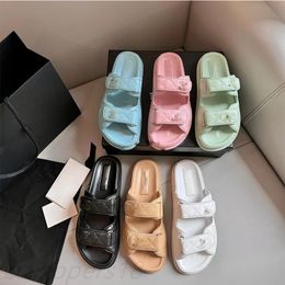 Ladies Calfskin Dad Sandals Quilted Summer Designer Sandles Shoes Platform Flats Low Heel Wedge Diamond Buckle Sandal Slip On Ankle Strap Beach Shose Flip Flop