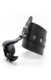 Black Leather Female Hand Wrist Cuffs With Thumb Restraint Ankle Cuffs With Toe Restraint BDSM Bondage Gear Sex Games Sex Toys3604701