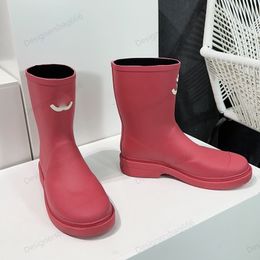 High quality Designer Rain Boots Womens Thick Heel Thick Sole Short Boots Fashion Womens Mens Rubber Boots New Waterproof Anti Slip Long Tube Rain Shoes Pure Colour