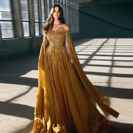 Elegant Arabic Golden Chiffon Evening Dresses Sequins Beaded Off Shoulder Cape Sleeves Sparkly A Line Floor Length Duabi Prom Gown 2024 Women Formal Occasion Dress