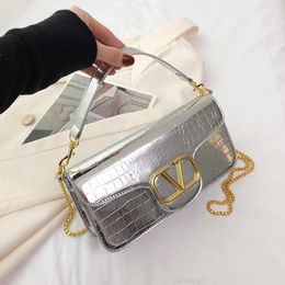 2024 Wallet Fashion Designer Bag Women Shoulder Bags Womens Luxurys Designers v Handbag Crossbody Handbags Purse Nappa Stud Totes A3 VLJY
