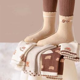 Barnstrumpor 5st/Lot Kids Socks for Boy Girl Cotton Korean Keep Warm Winter Fashion Barn Socks Baby Sock Y240504