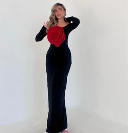 Elegant långärmad svart crepe promklänningar med handgjorda blommaidekränta en axelgolvlängd dragkedja tillbaka prom klänningar för kvinnor