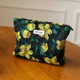 Cosmetic Organiser Yellow Flower Large-capacity Zipper Design Womens Cosmetic Bag Item Storage Bag Travel Toiletry Bag Commuter Handy Hand Bag Ins Y240503