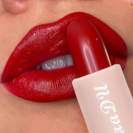 1PC Matte Nude Lipstick Waterproof Long Lasting Nonstick Cup Sexy Red Pink Velvet Makeup Cosmetic 15 Colors 240425