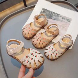 Sandals Summer baby girl sandals childrens casual shoes cut floral princess anti slip soft soles beach H240504