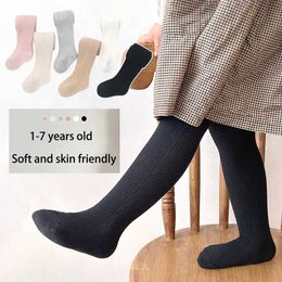 Calzini per bambini 1 paio di ragazze collant a colori solidi ad alta elasticità morbido e comodo leggings pantaloni lunghi alti pantaloni lunghi quotidiani casual pa y240504