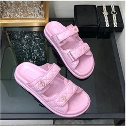 24ss Cowhide Womens Slip On Sandals Adjustable Ankle Buckle Slippers Designer Quilted Texture Slides Platform Heels Outdoor Beach Shoe Ladies Mules Leisure Shoe