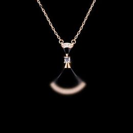 Bulgarie Bracelet Designer Jewellery Woman Jewellery Custom Rose Gold Small Skirt Necklace Needlework Chalcedony White Fritillaria Inlaid Diamond Collarbone 9574