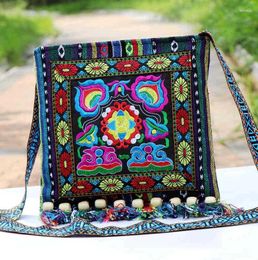 Shoulder Bags Retro Embroidery Messenger Bag Ethnic Tassel Design Crossbody Small Phone Purse And Handbag For Women