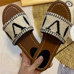 Sandals Designer Flat Sandals Luxury Slippers Womens Embroider Sandals Fashion Flip Flop Letter Slipper For Women Summer Beach Slide Ladies Low Heel Shoes 2024