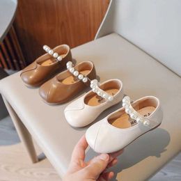Flatskor barn läderskor vår ny koreansk stil pärlor liten flicka prinsess mode mjuk sula lägenheter chaussure enfant fille h240504