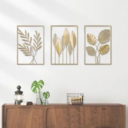 Nordic Ginkgo Leaf Wall Hanging Ornaments Modern Luxury Metal Square Gold Art Frame Background Living Room Home Decor 240425