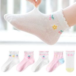 Calzini per bambini 5 paia/lotto 2023 Summer Children Calzini di cotone simpatico cartone animato Mesh di moda per la primavera 1-12 anni Kids Teen Student Girl Girl Baby Sock Y240504