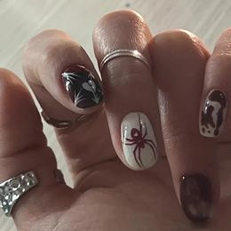 Red Spider Printed False Nail Halloween Art Decor Press on Nails for Girl Gifts Short Round Cool y2k Style Fake Tips 240423