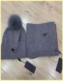 Men Women Fashion Hat And Scarf Sets Designer Scarf Triangle P Beanie Bucket Hats Cashmere Scarves With Winter Wollen Knit Luxury 5512578