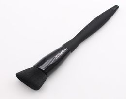 New Arrival High Quality Unique Black Metal Handle Soft Flat Synthetic Hair Velvet Luxe Buffing 301 Foundation Makeup Brushes2364749