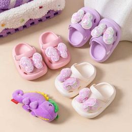 Slipper 2024 New Girl EVA Slippers Summer Bow Sandals Shining Princess Childrens Flash Diamond Party Clothing H240504