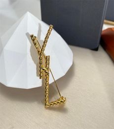 2022 Fashion Designer Brooch For Women Luxury Gold Jewelry Ladies Dress Accessory Pins Womens Pearl Brooches Brand Breastpin High 9886358