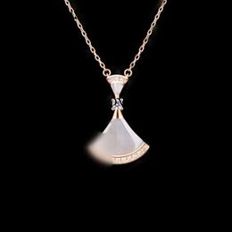 Bulgarie Bracelet Designer Jewellery Woman Jewellery Custom Rose Gold Small Skirt Necklace Needlework Chalcedony White Fritillaria Inlaid Diamond Collarbone 6896