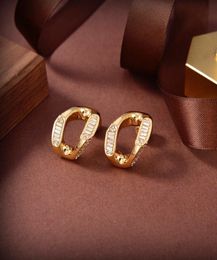 Royal supplies new women earrings Brass material plating 18k gold Highend charm women earring new fashion jewelry4629364