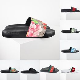 Classics Sandals Slippers Womens rubber Fashion Sandal Men Women Blooms floral Slipper Flat shoes Slide flowers Designer Sandal mules