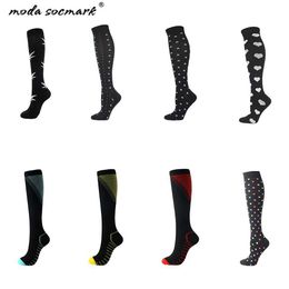 Socks Hosiery New Compression Socks 20-30 mmgh Varicose Veins Athletic Medical Nurse Running Flight Travels Stocking Men Women Y240504