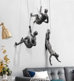 Creative Rock Climbing Men Sculpture Wall Hanging Decorations Resin Statue Figurine Crafts Home Furnishings Decor Accessories 22011252105