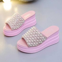 Slippers 2024 New Summer Style Fashionable Comfortable and Versatile Casual Sandals Enhanced Pearl Wear-resistant Thick-soled H240504