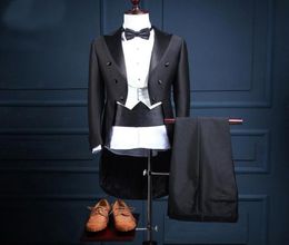 Wedding Man Tail coat for Groom 3 Piece Double Breasted Black and White Peaked Lapel Custom Men Suits Jacket Pants Vest5689223