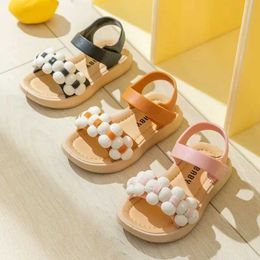 Sandals 2024 New Childrens Slippers Summer Girls and Boys Bathroom Home Anti slip Beach Shoes Soft Soled Baby H240504 0CZV