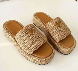 Designer Slides triangle Straw weave Slipper Sandal Crochet Platform Slip-style Sandals Summer Flat heel Casual Flip flops outdoors pool Sliders beach sandals8c