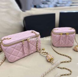 HOT Designer Cosmetic Bags Box Vanity Cases Genuine Leather Quilted Diamond Luxury Handbags Gold Metal Adjuster Ball Zipper Pouches Classic 18cm/11.5cm 2024