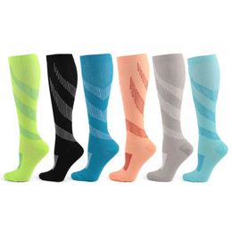 Socks Hosiery Running Compression Socks Women Men Kn High Sport Stockings White Racing Pressure Run Compress Long Nylon Multi Color Y240504