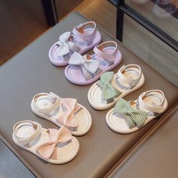 Sandals Girls 2024 Summer Children Elegant Princess Shoes Korean Style Soft Sole Fashion Bow Non-slip Beach H240504