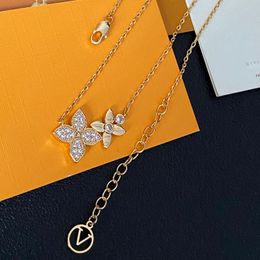 Boutique 18K Gold Plated Halskette Marke Designer Klassisches Modedesign Charmieres Mädchen Hochwertige Halskette mit hochwertiger Diamant Inlay Halskette Box