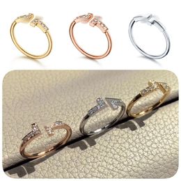 Designer S95 Silver Luxury Ring Ring Open Fashion Pop Love Gold Rose Two T Ringos de Casamento Aniversário Presente dos namorados