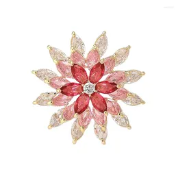 Brooches Creative Rotatable Sparkling Zircon Lotus Brooch Exquisite Luxury Elegance Women's Flower High Grade Suit Pin Accessories