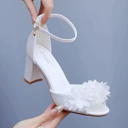 2024 Women Chunky High Heels Sandals Peep Toes Bride White Lace Flower Wristband Wedding Shoes