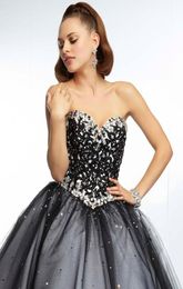 Prom Dresses Sexy Heart Collar BlackandWhite Mixed Skirt with Multilayer Net Back Band Segments Shining and Customized Packaging8638826