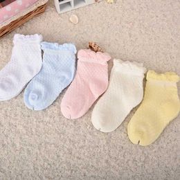 Çocuk SOCKS 5 Çift/Lot Bebek Çoraplar Çocuklar Yaz Kızlar Pamuk Kafesi Sevimli Dantel Fırfır Erkek Çoraplar Çocuk Giysileri Aksesuarları 0-8 Yıl y240504