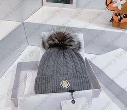 designer beanie skull caps fashion warm cold proof hairball hats breathable hat 8 colors quality9895140