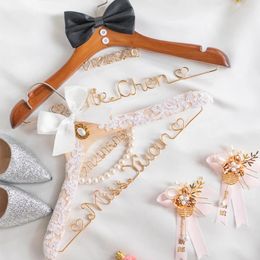 Party Supplies 1set Personalized Wood Wedding Hanger Custom Bridal Bride And Groom Dress Hangers Name Couples Shower Gift
