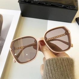 Sunglasses 2022 Polarised Pink Female Luxury Elegant Pretty Summer Glasses Women Chain Inspired Designer Square6604535